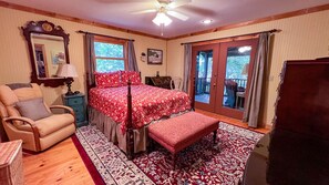 2 soverom, skrivebord, strykejern/-brett og wi-fi (inkludert)