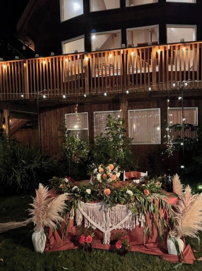 Private Mt Baker View, Hot tub, WIFI sleeps 12