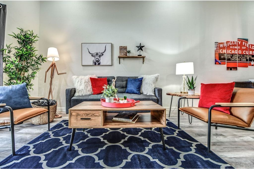 ☺ New for '22! ☺ Sparkling Townhouse with Patio!