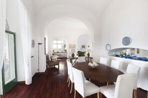 Dining - Villa Affascinante - Villa with direct sea access (Napoli)