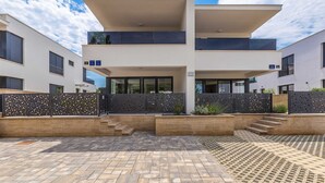 Exterior - Modern holiday house JASMINKA (Malinska)