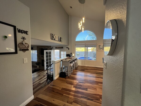 المنشأة من الداخل