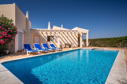 Villa Maren, quartier calme de villas, piscine privée