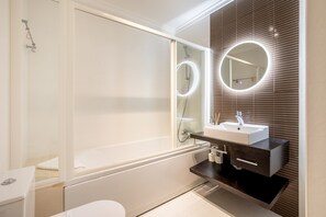 Bathtub, hair dryer, towels - Casa Areia Ornata, sea view terrace, beach (Lagos)