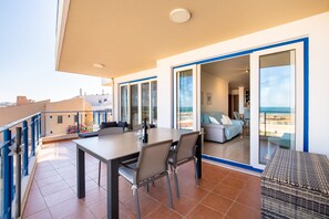 Outdoor dining - Casa Areia Ornata, sea view terrace, beach (Lagos)
