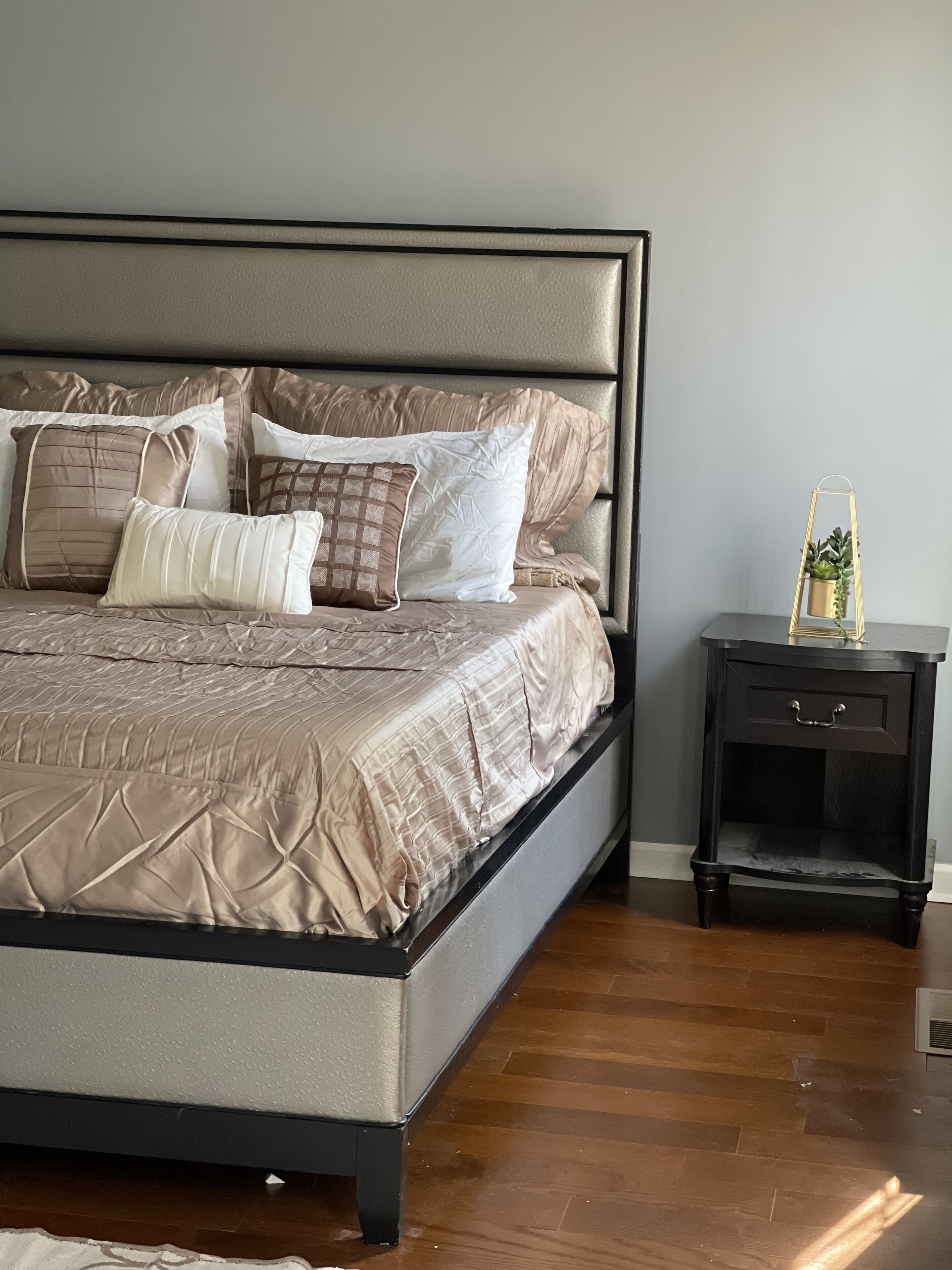 Comfy Emerald Oasis w/ outdoor patio sleeps 10