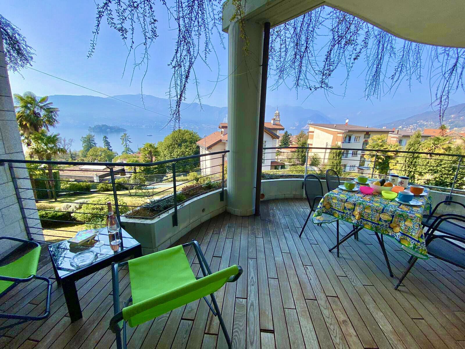 Emma apartment with terrace lake view in Verbania