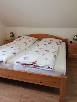 2 Schlafzimmer, Zimmersafe, Schreibtisch, WLAN