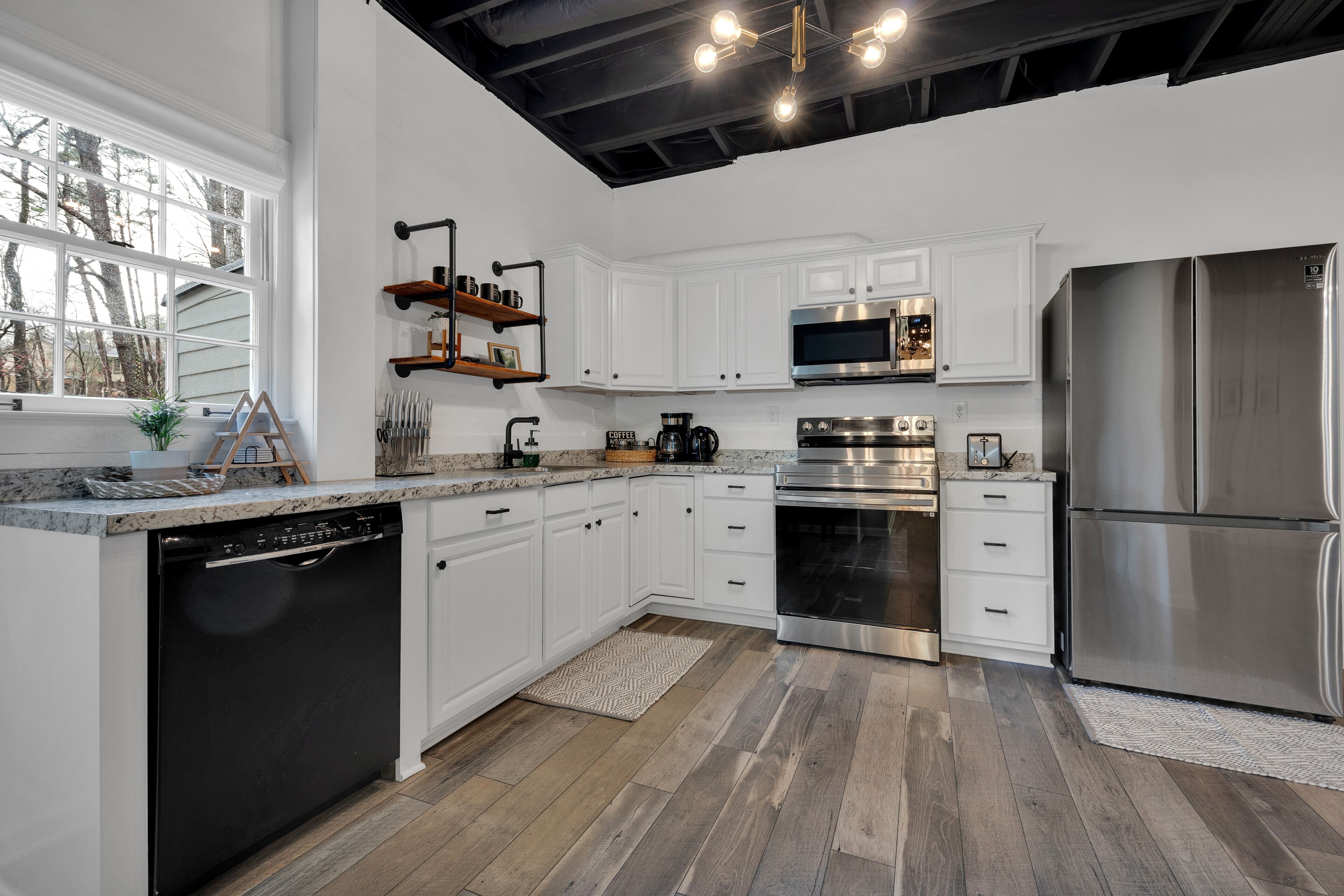 Kennesaw-Private Entrance|Kitchen|Laundry