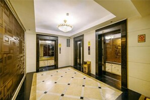 Unclassified image, 5 of 42, button - Yuanquan Hotel (Minhou)
