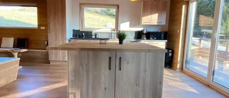 KĂŒhlschrank, Mikrowelle, Ofen, Herdplatte