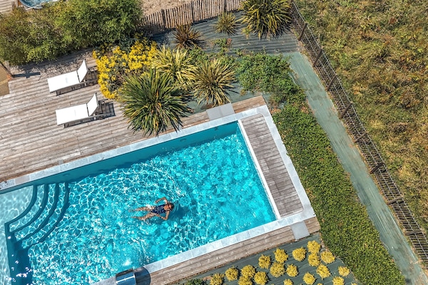 Kolam renang outdoor musiman