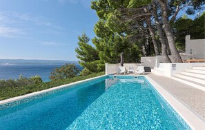 Et oppvarmet basseng