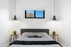 1 bedroom, free WiFi, bed sheets - Bison Meadow Lodge #6 (Gardiner)