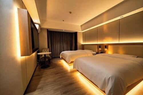 Yinhe Hotel