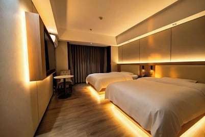 Yinhe Hotel