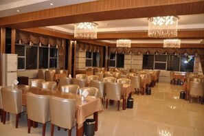 Restaurant - Yinhe Hotel (Duolun)
