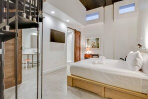 4 bedrooms, desk, iron/ironing board, travel cot