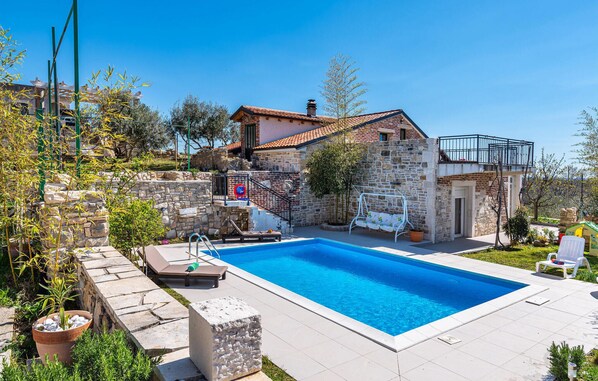 Pool - Amazing home in Razanac (Razanac)