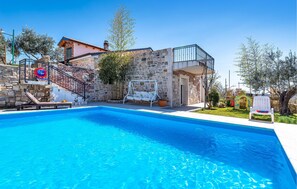 Pool - Amazing home in Razanac (Razanac)