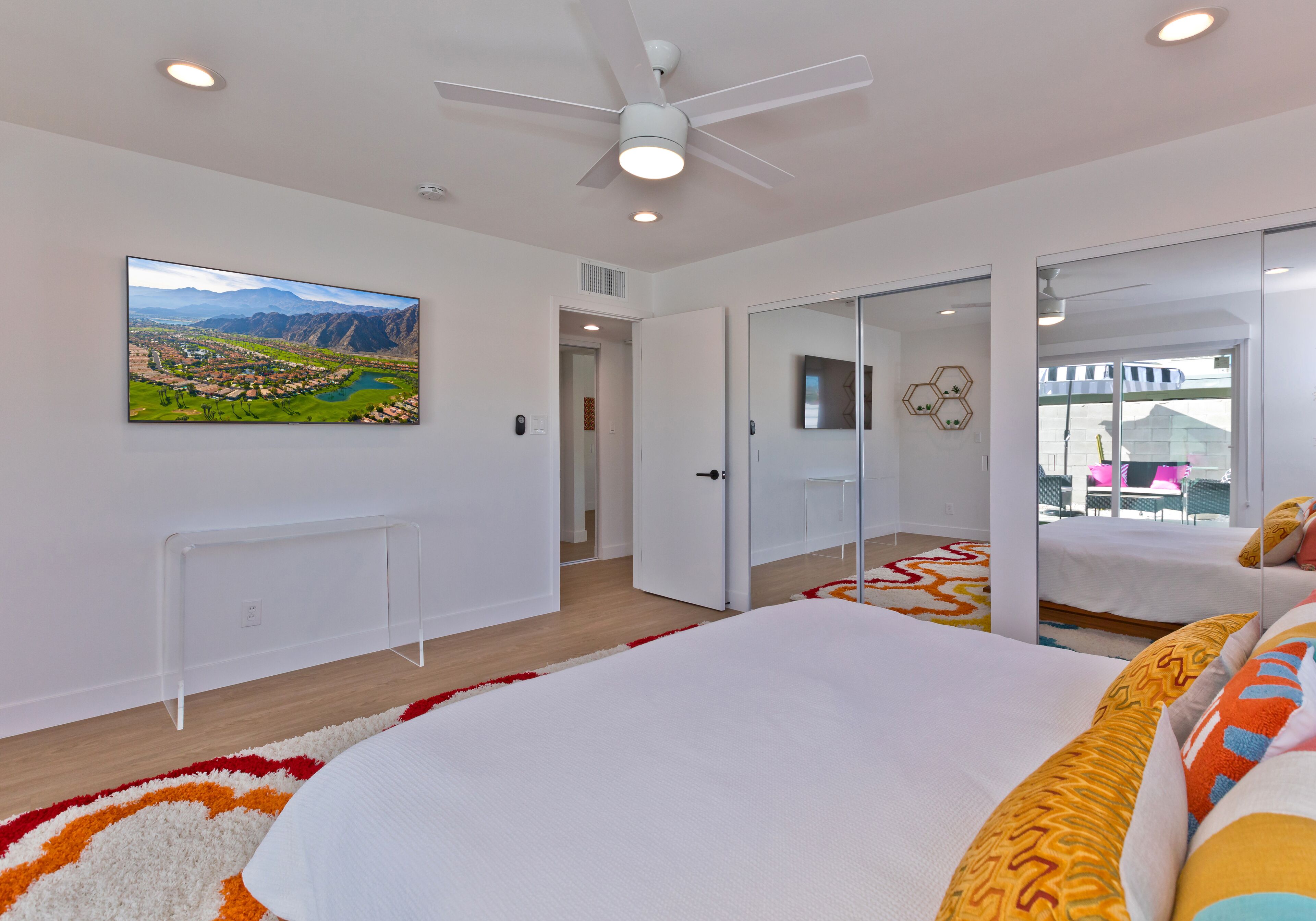 Located in the famous Movie Colony neighborhood close to Downtown.