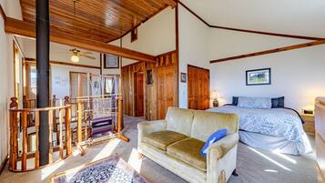 2 bedrooms, desk, iron/ironing board, free WiFi