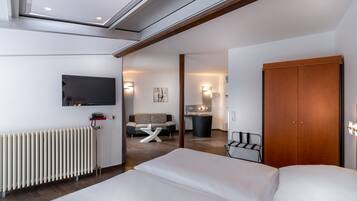 Departamento superior | Minibar, escritorio, espacio para trabajar con laptop y insonorización