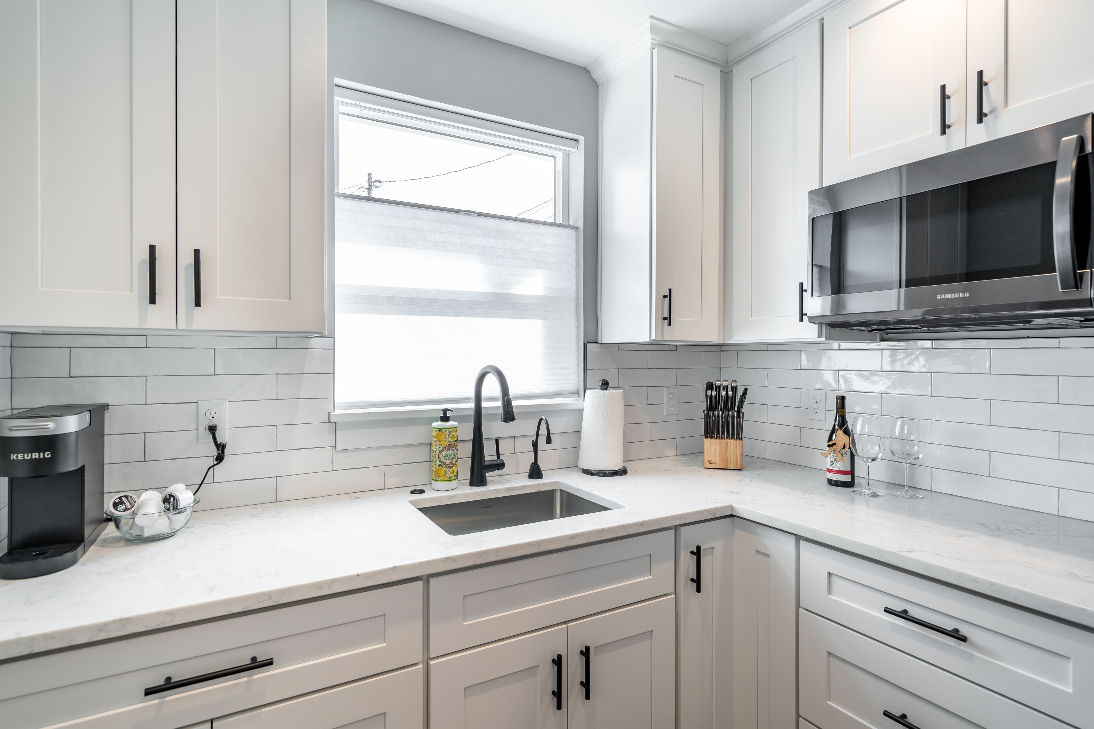 Moxie Downtown Studio-walkable, close to everything, spacious