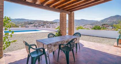 Awesome home in Almachar with WiFi