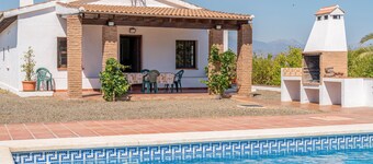 Stunning home in Almachar