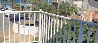 Pelican Hill House - 2 KING Beds - Beachfront -Golf Cart 3bd/2.5ba