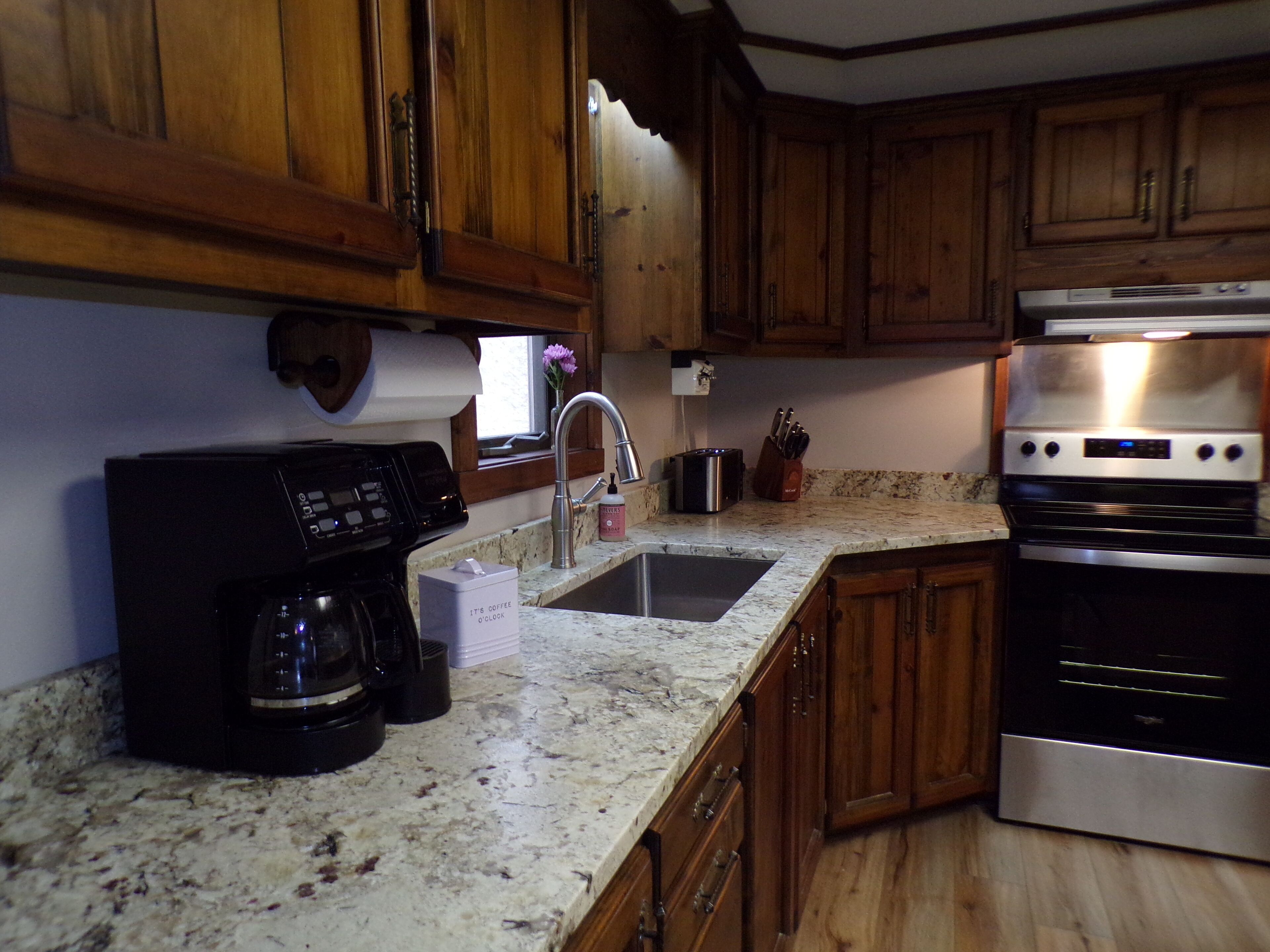 MT Nest - Secluded Cottage on the New River!