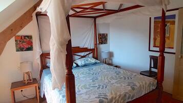 2 bedrooms, iron/ironing board, travel crib, free WiFi
