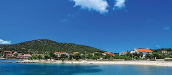 Nice home in Vinisce with sauna