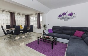 Smart TV - Beach front home in Vinisce with sauna (Vinisce)