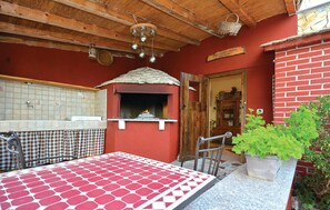 Outdoor dining - Beach front home in Vinisce with sauna (Vinisce)