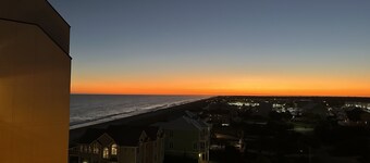 Oceanfront Condo-Sleeps 4-Newly Renovated