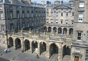 Exterior - Fantastic 2 bedroom property with astounding views of the famous historic Royal Mile. (Edinburgh)