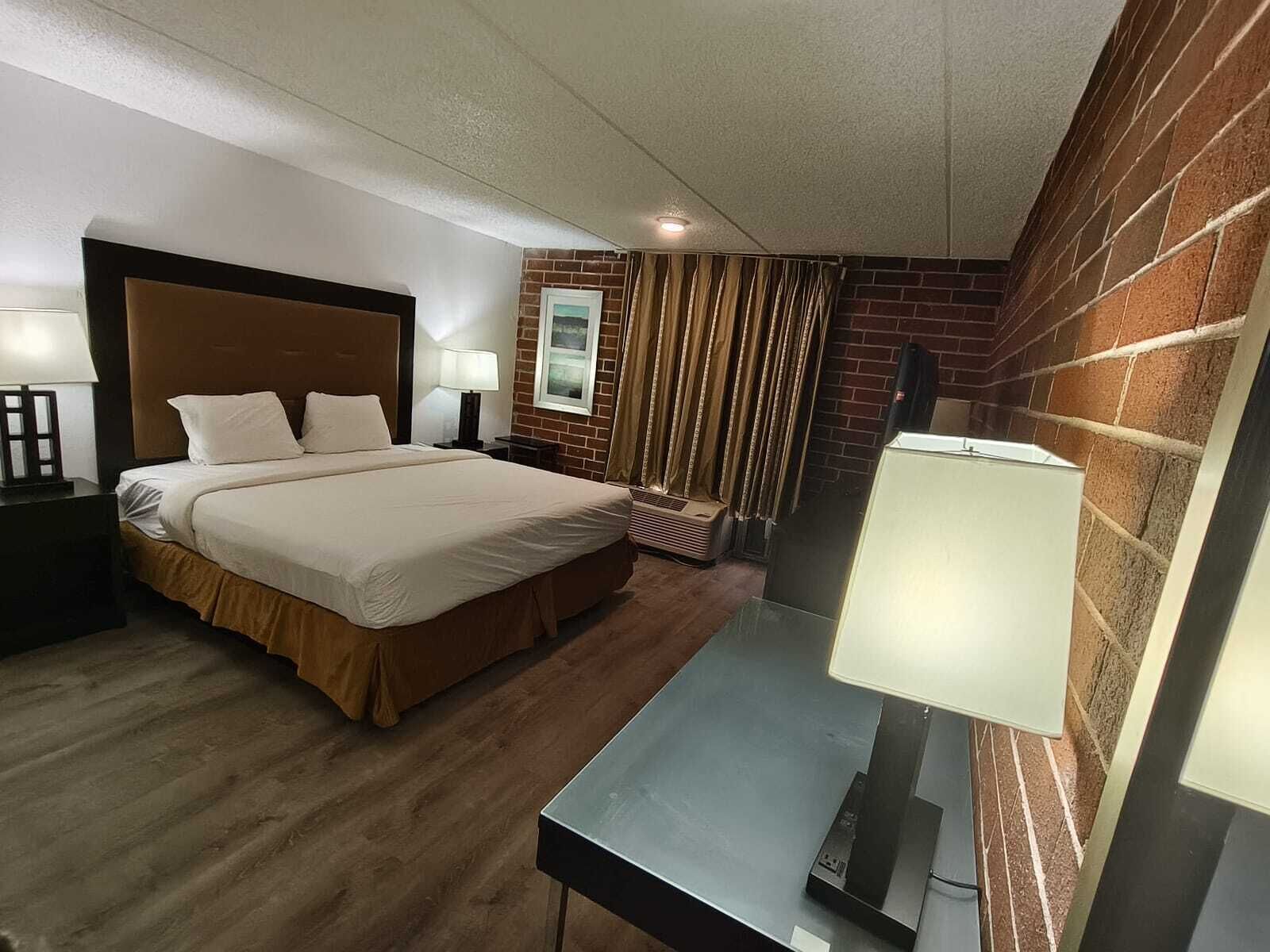 Room, 1 King Bed, Non Smoking