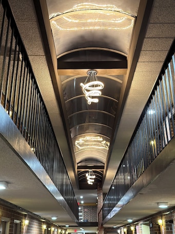 Lobby. Plaza Hotel By OYO Calumet Park Near Alsip I 57