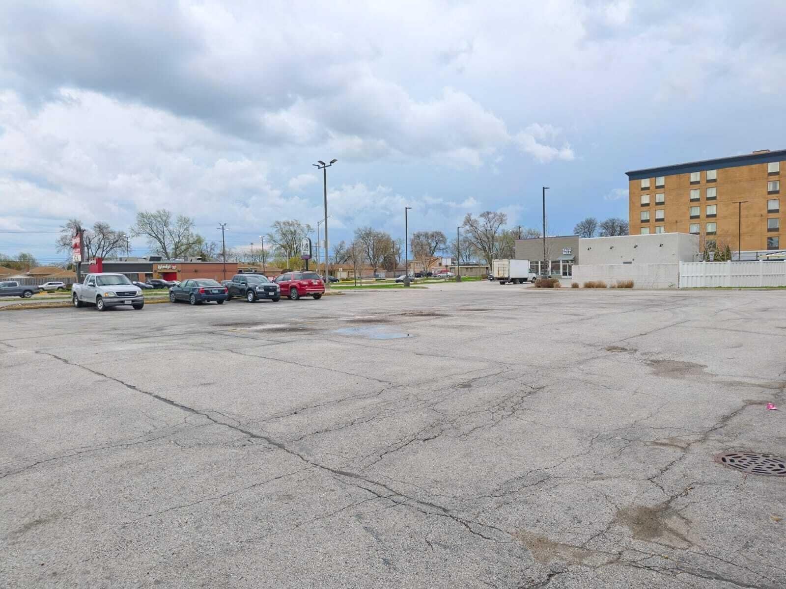 موقف سيارات