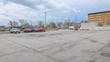 موقف سيارات