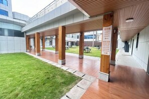 تناول الطعام بالخارج