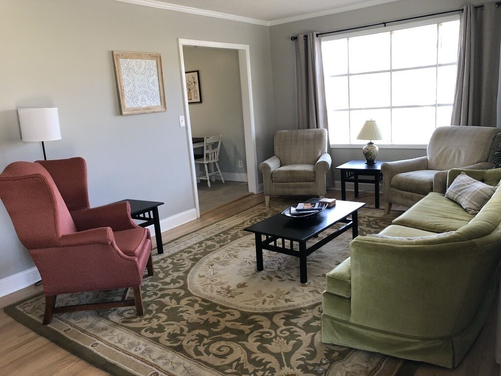 Newly renovated, 5 minutes to downtown Mt. Airy!