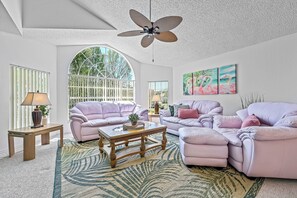 TV - SW40 - 3BR Tropical Oasis Near Disney & Pool (Kissimmee)