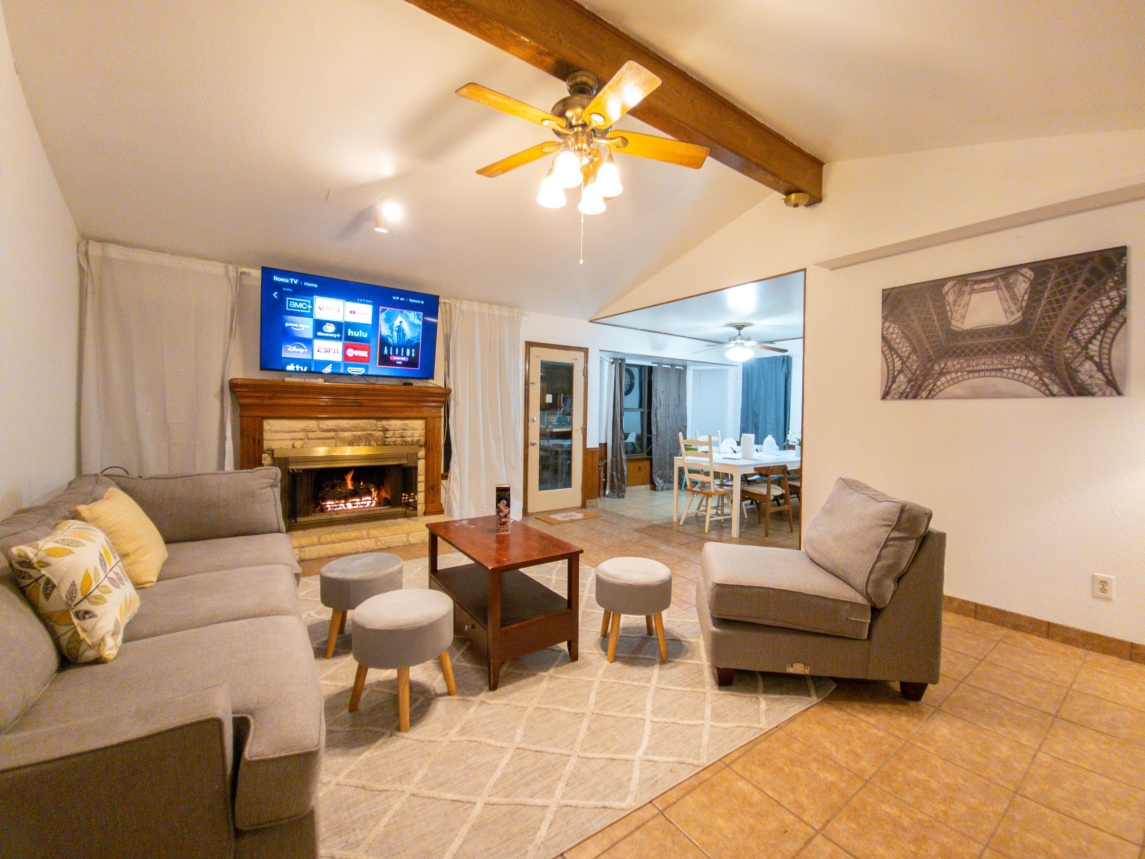 Private Retreat | Shady Oak Backyard | Pet Friendly
