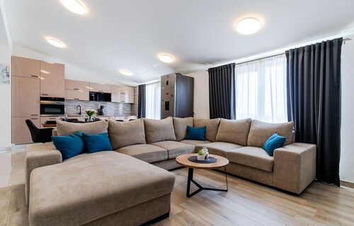 3 bedroom beautiful apartment in Solin