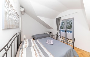 4 chambres, lit parapluie, Wi-Fi gratuit, draps fournis