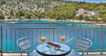 Haus am Strand in Razanj mit Seeblick