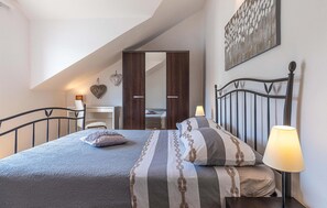 4 Schlafzimmer, Reisekinderbett, kostenloses WLAN, Bettwäsche